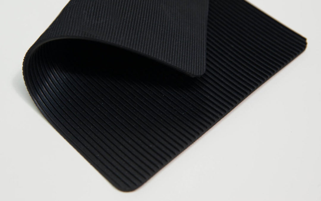 Wykładzina ryfel wąski SBR 2,7 mm Zenith Saturn Basic Fine Rib szerokość 1,2 m czarny