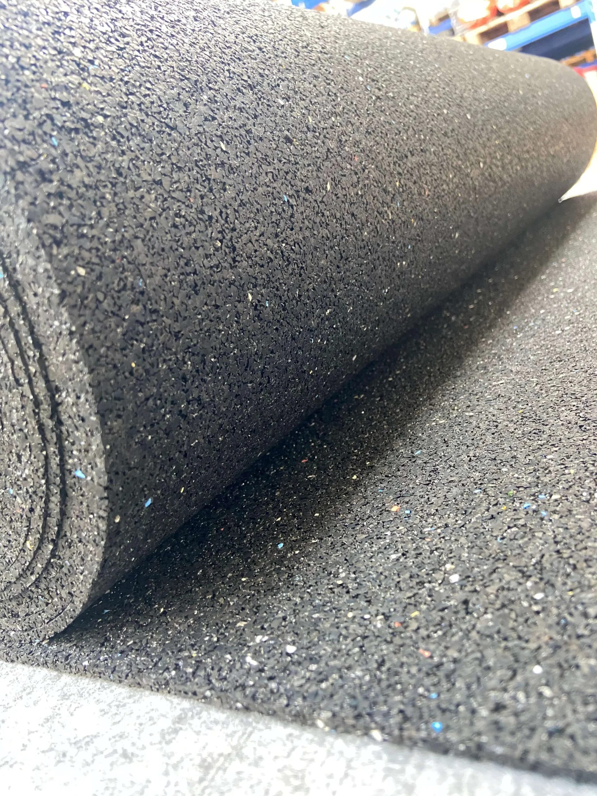 Mata gumowa z regranulatu MIX 860kg/m3 8 mm SCP szerokość 1 m - obrazek 5