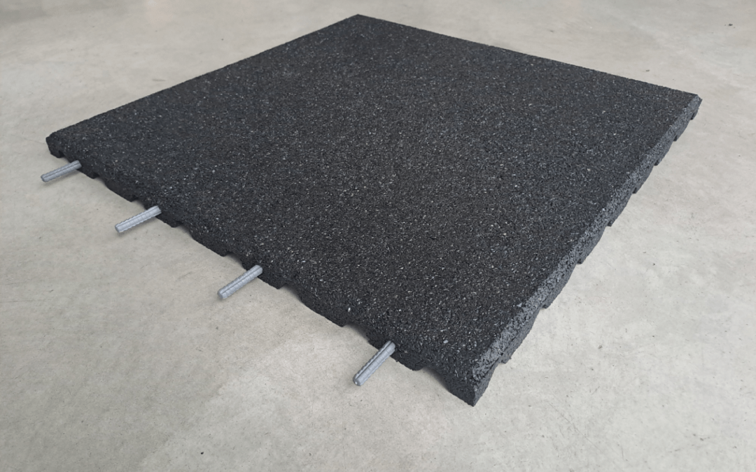Płyta chodnikowa z regranulatu czarna 500×500 mm HIC